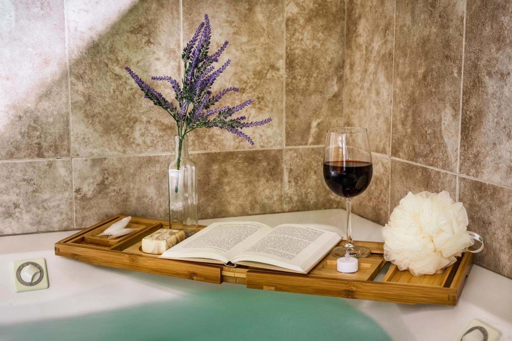 Woodhaven - Private - 3 Suites - Gorgeous Views - 3 Pools - Gamerm - Hottub - Lots Of Bears 개틀린버그 외부 사진